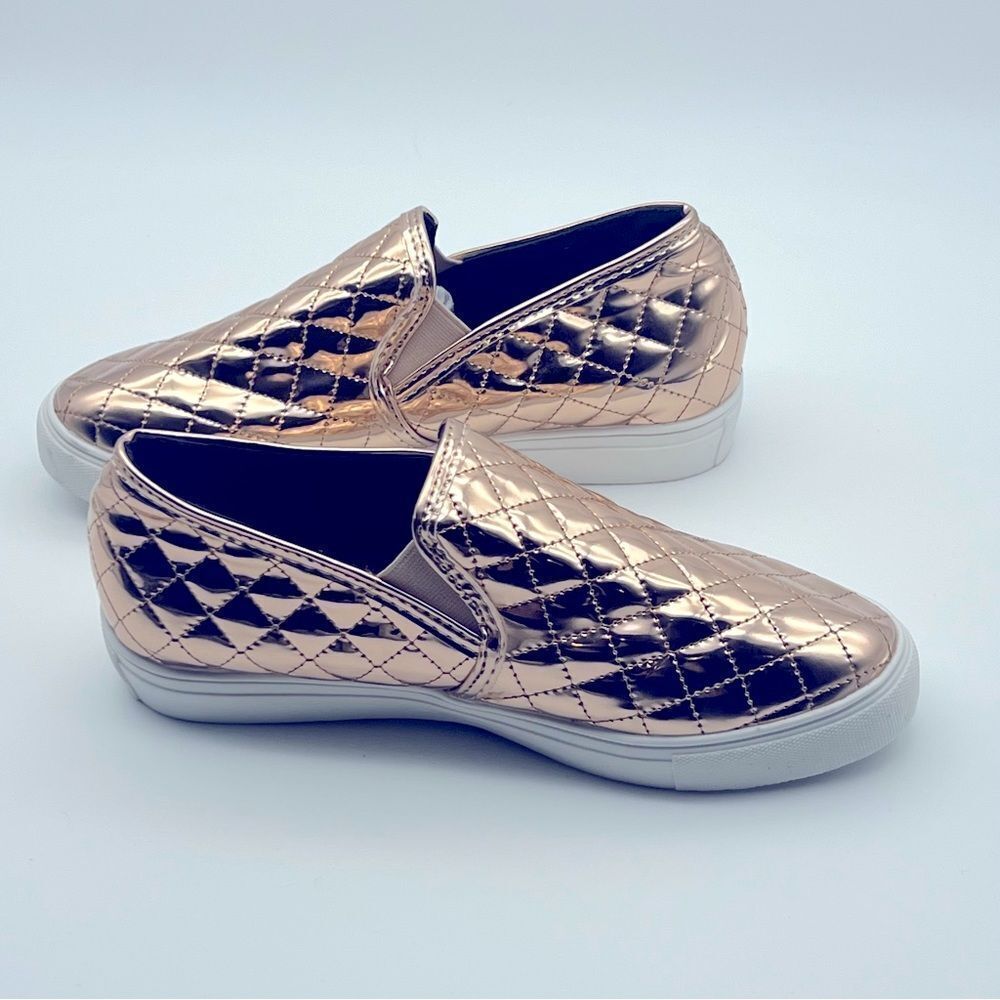 Rose Gold Slip On Sneakers Size 39 Brand Unknown Excellent Condition - Picture 5 of 9